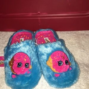 Soo Cute ShopKins Slippers NWT blue/pink gorgeous